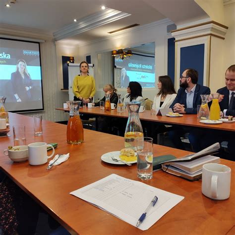 Marcin Ostrowski podczas spotkania biznesowego