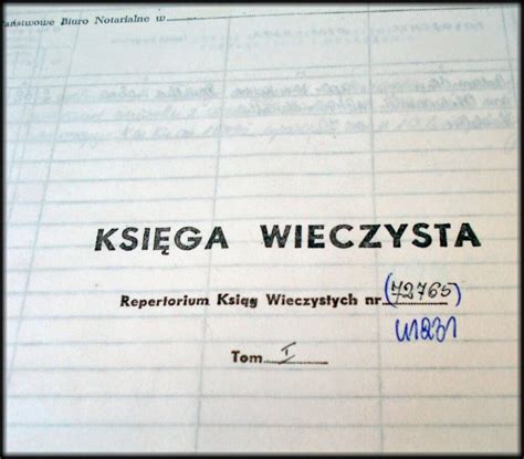 Księga wieczysta z zaznaczoną sekcją praw, roszczeń i ograniczeń