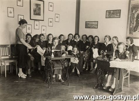 Ilustracja przedstawiająca pracę komornika w latach 30. XX wieku