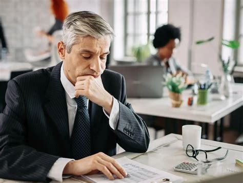 Profesjonalny windykator w rozmowie z dłużnikiem