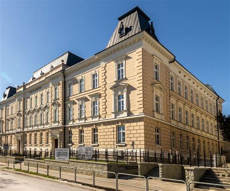 Zdjęcie budynku sądu w Bielsku-Białej