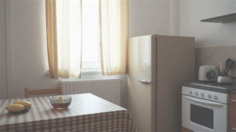 Ilustracja przedstawiająca przedmioty, które komornik może zająć