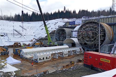 Maszyna TBM w budowie tunelu