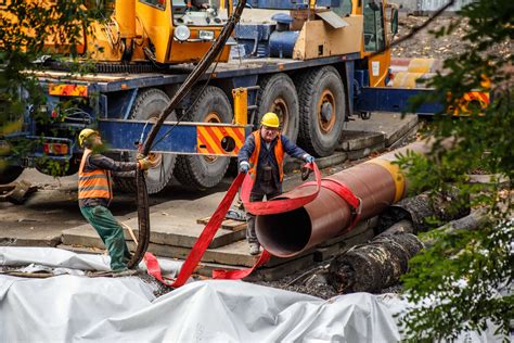 Portret Pana Kazimierza Dłużnika siedzącego przy fosie miejskiej we Wrocławiu