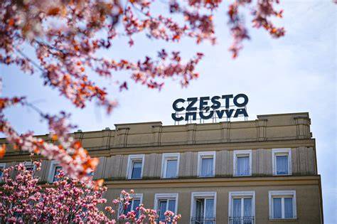 Infografika: Drogi finansowania AZS Częstochowa (licencje, dotacje, porozumienia z wierzycielami)