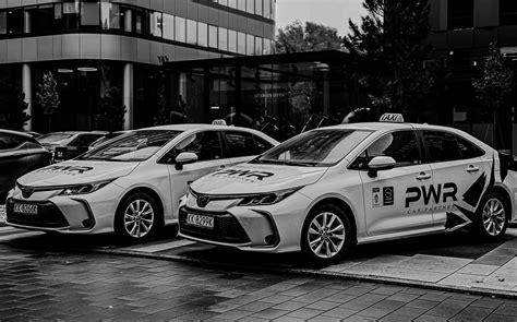 Schemat współpracy MB Partner z kierowcami i platformami dostaw
