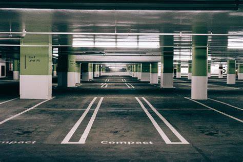 Infografika: Cykl roszczeń za parking pod marketem