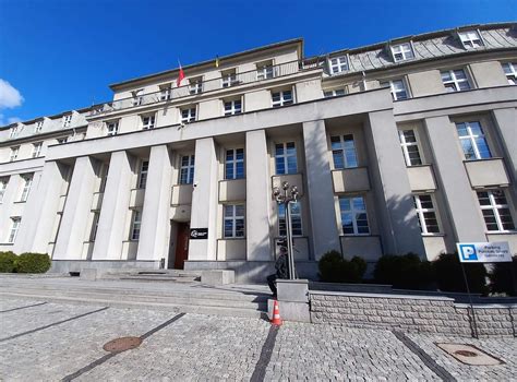Budynek Ministerstwa Przemysłu Lekkiego w PRL