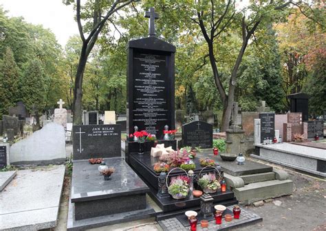 Symboliczny grób lub cmentarz