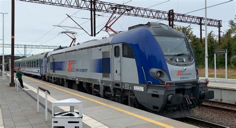 Ilustracja przedstawiająca pociąg PKP Intercity